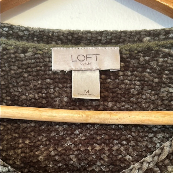 LOFT Outlet Olive Green Crew Neck Sweater - Picture 2 of 4